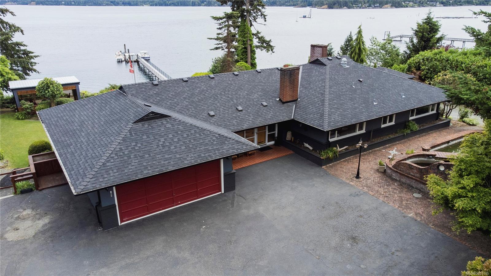 5957 Sooke Rd — listing photo 10 of 72