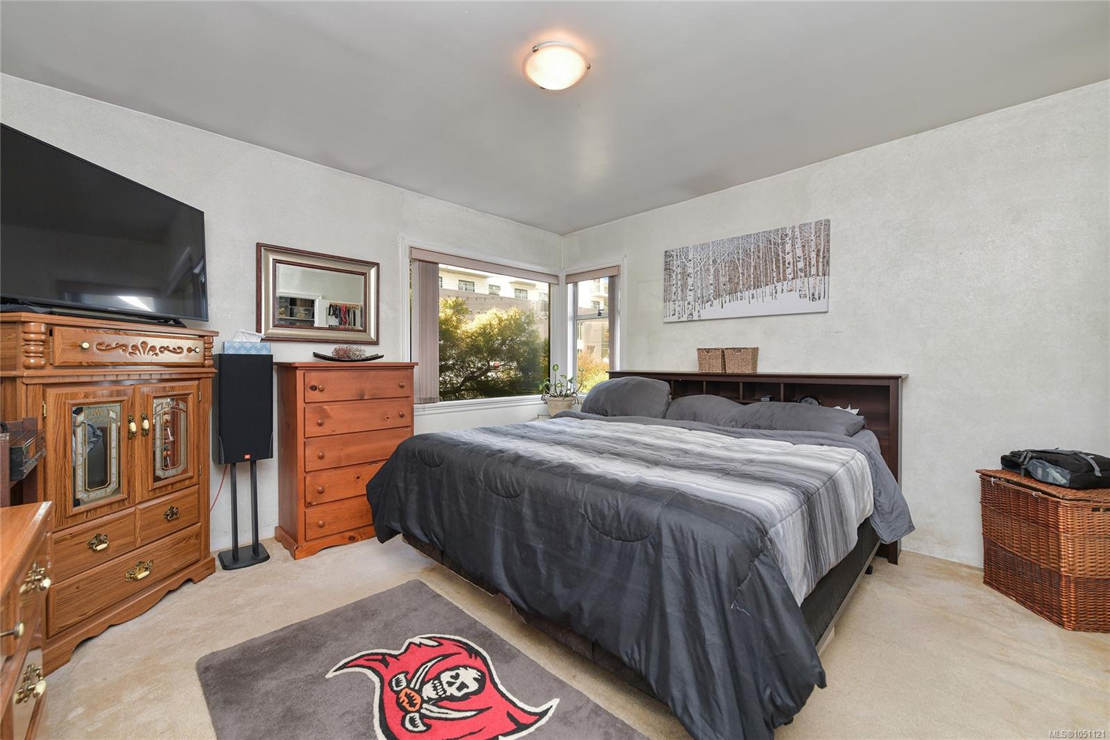 1113 Esquimalt Rd — listing photo 11 of 44