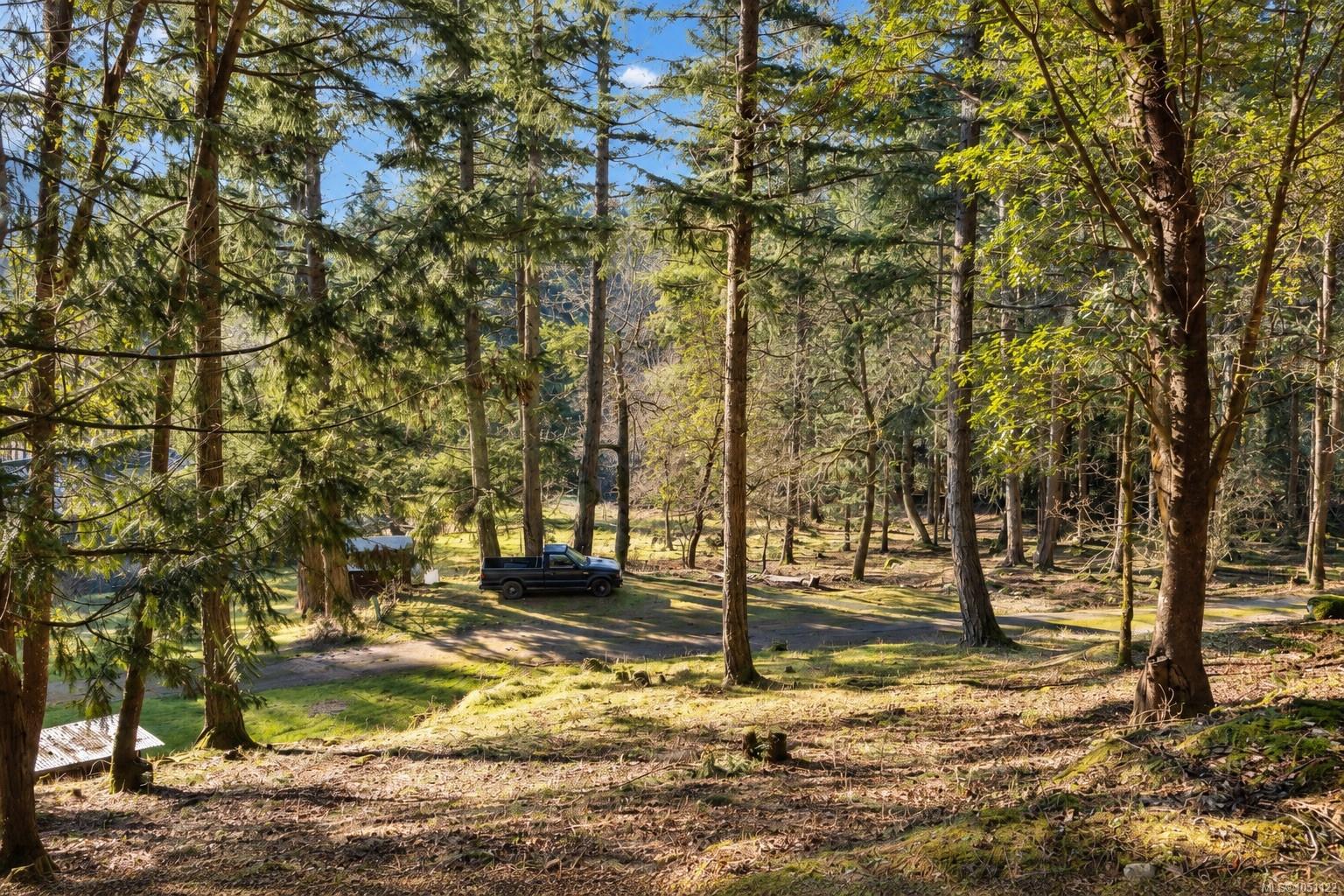 1183 Hillgrove Rd — listing photo 8 of 36