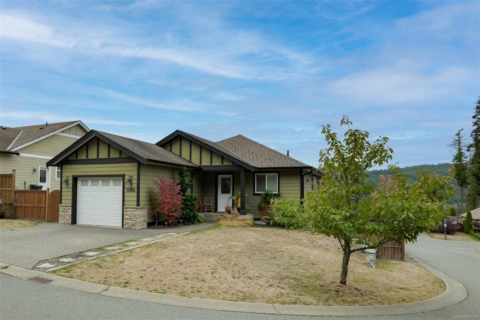 1084 Lisa Close — listing photo 2 of 51