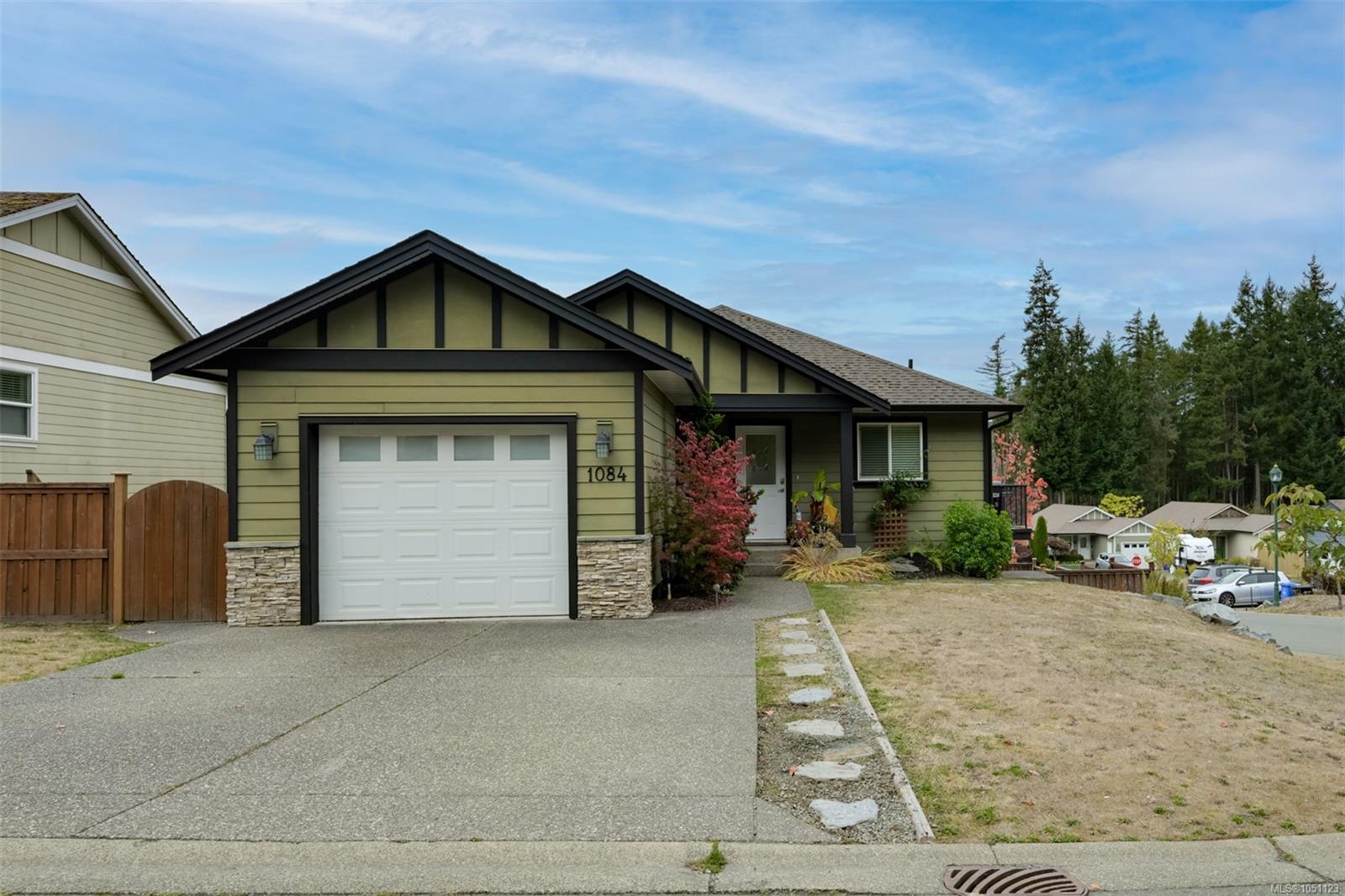1084 Lisa Close — listing photo 3 of 51