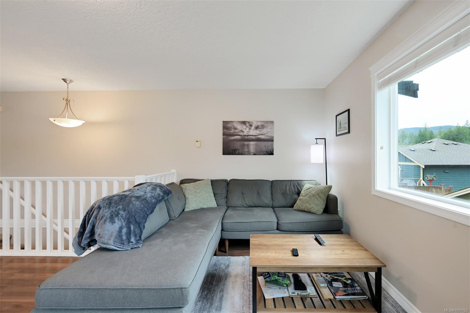 1084 Lisa Close — listing photo 10 of 51