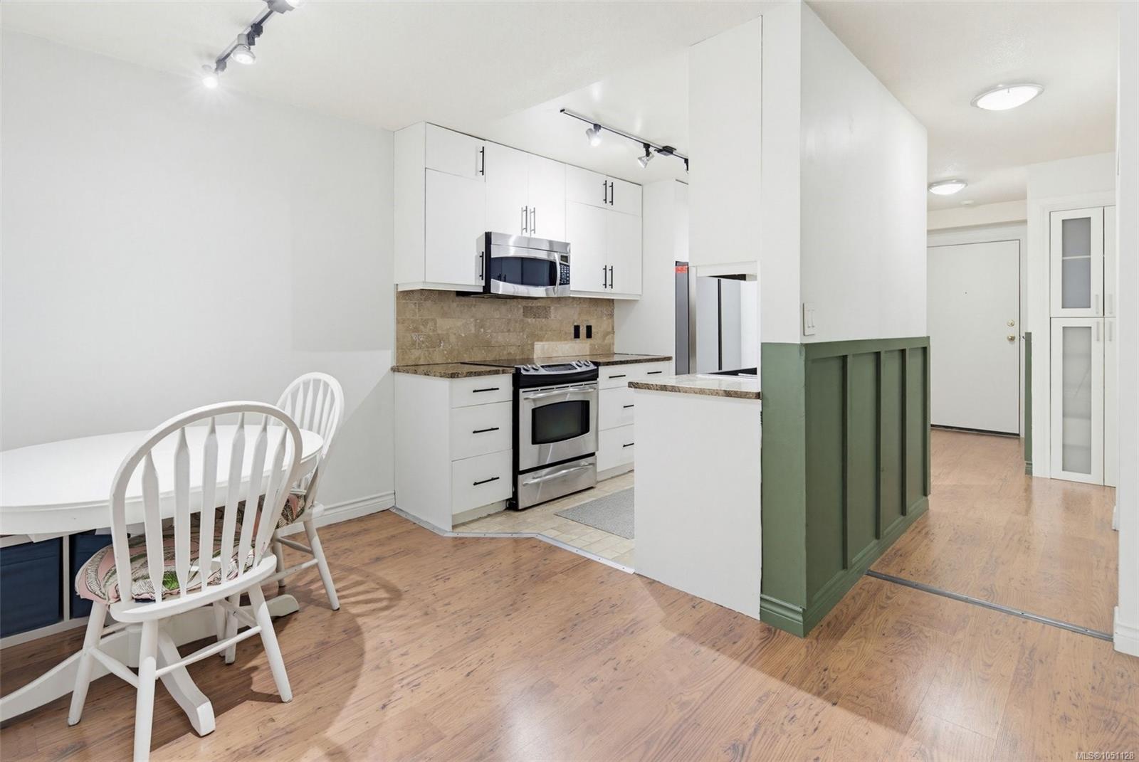 209-2520 Wark St — listing photo 12 of 28