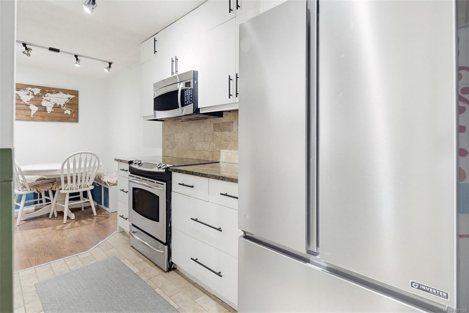 209-2520 Wark St — listing photo 8 of 28