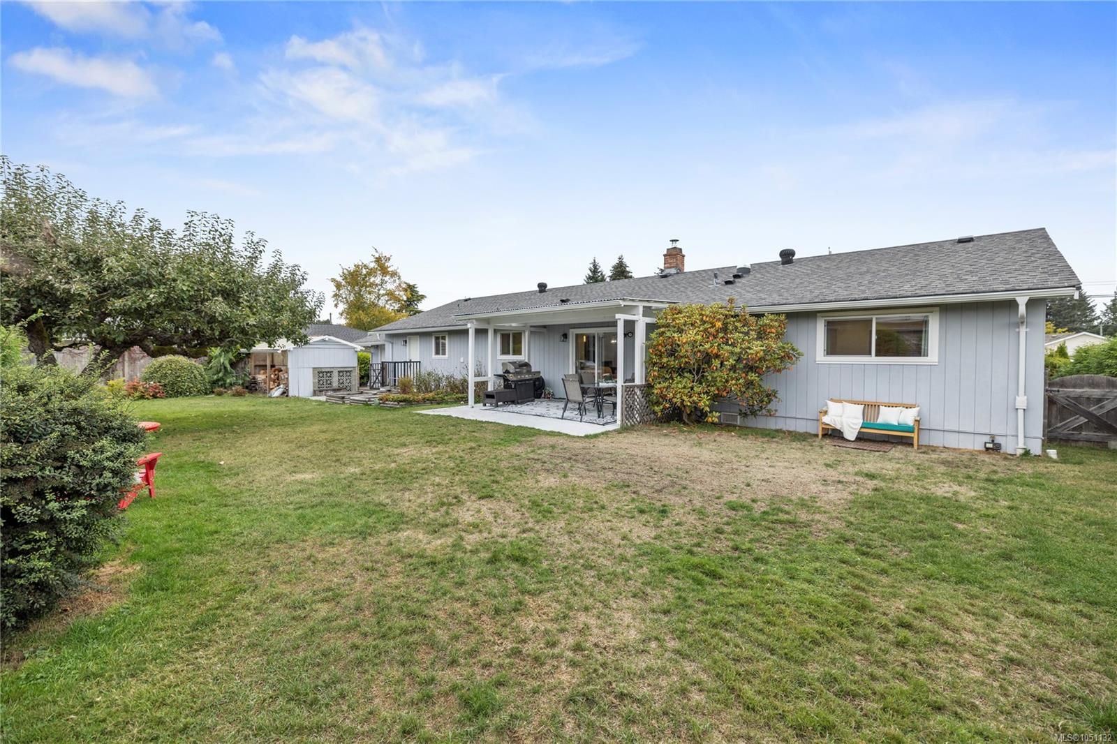1350 Greenwood Way — listing photo 9 of 61