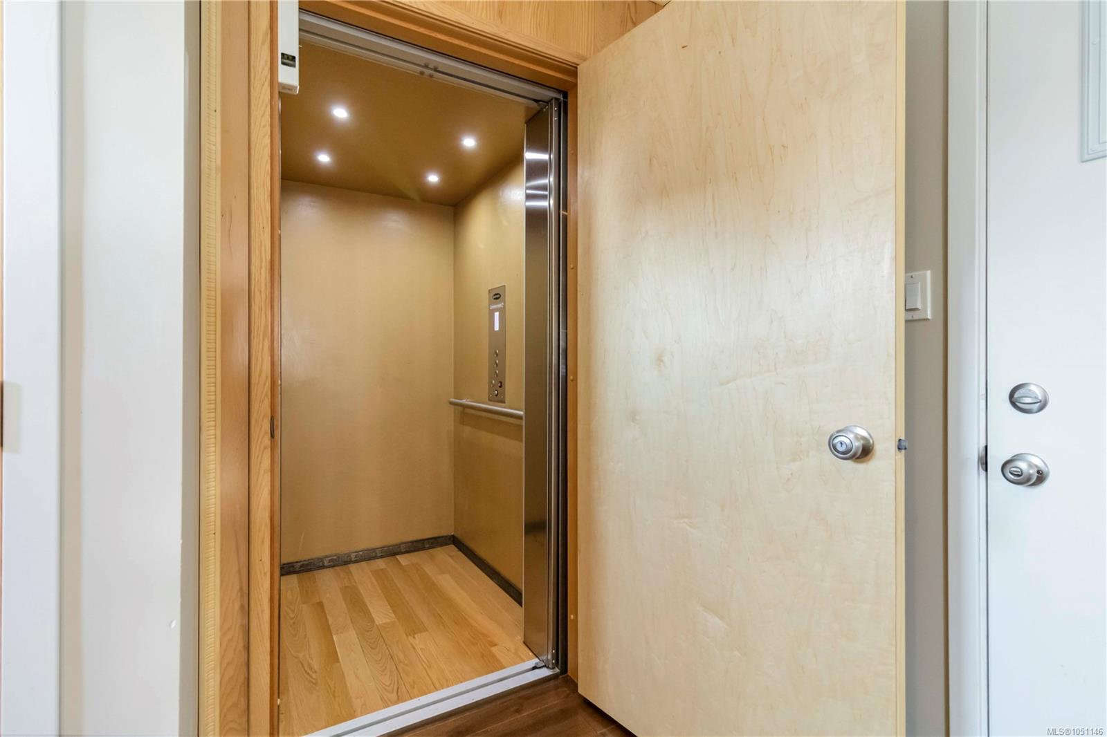 3403 Karger Terr — listing photo 9 of 66