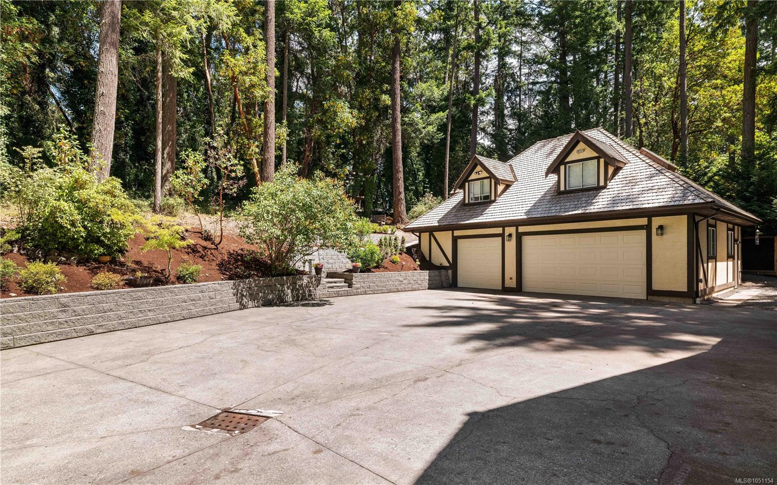 3049 Telegraph Rd — listing photo 3 of 67