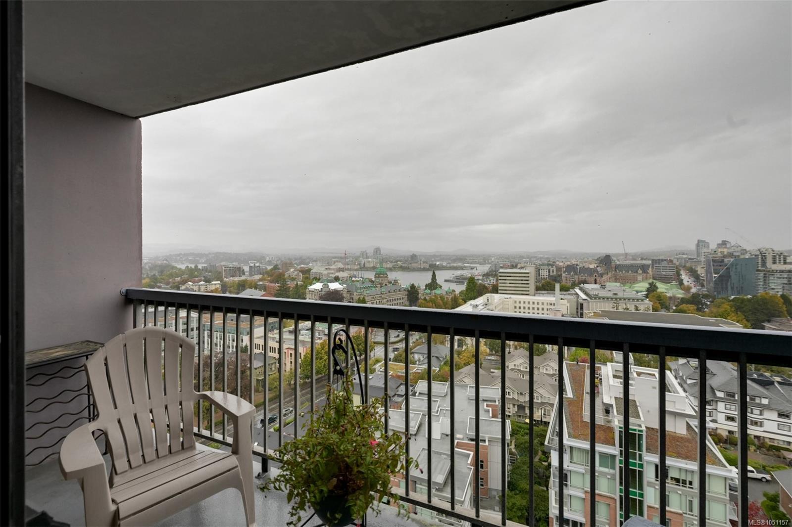 2004-647 Michigan St — listing photo 13 of 37