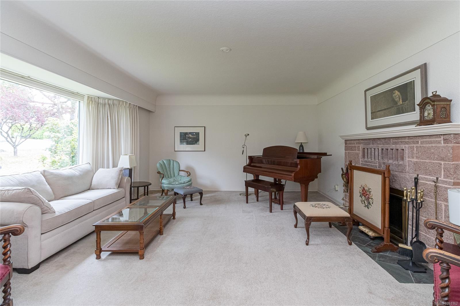 1280 Tracksell Ave — listing photo 8 of 39