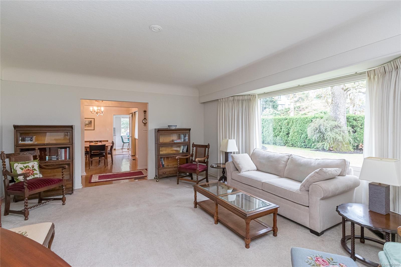 1280 Tracksell Ave — listing photo 10 of 39