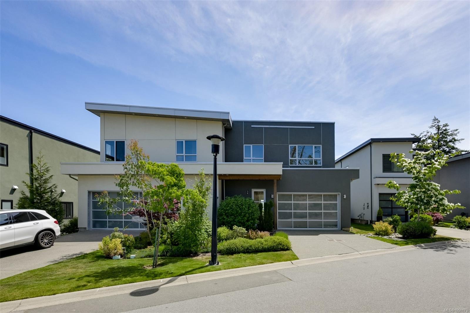 118-539 Delora Dr — listing photo 4 of 97
