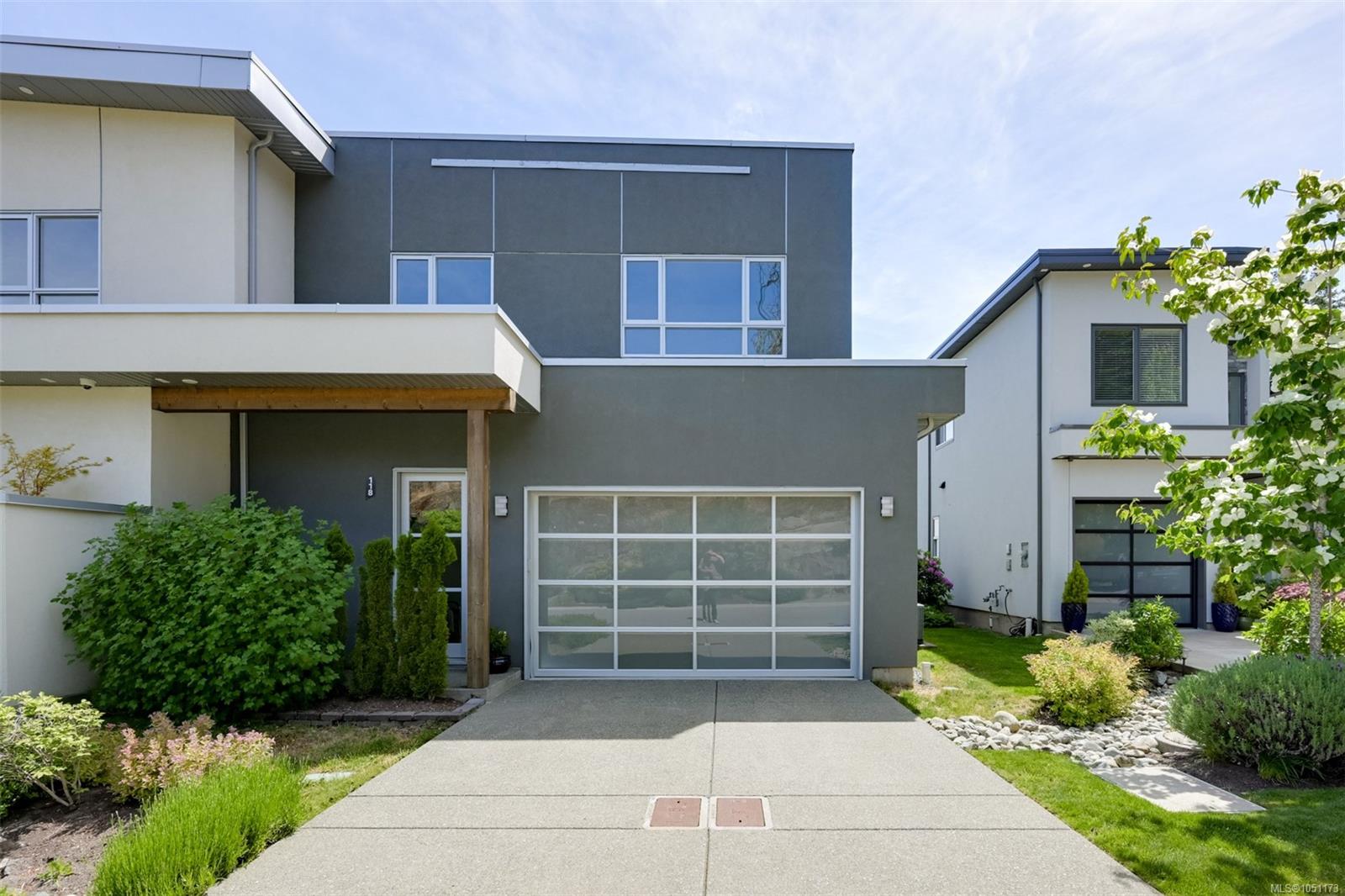 118-539 Delora Dr — listing photo 6 of 97