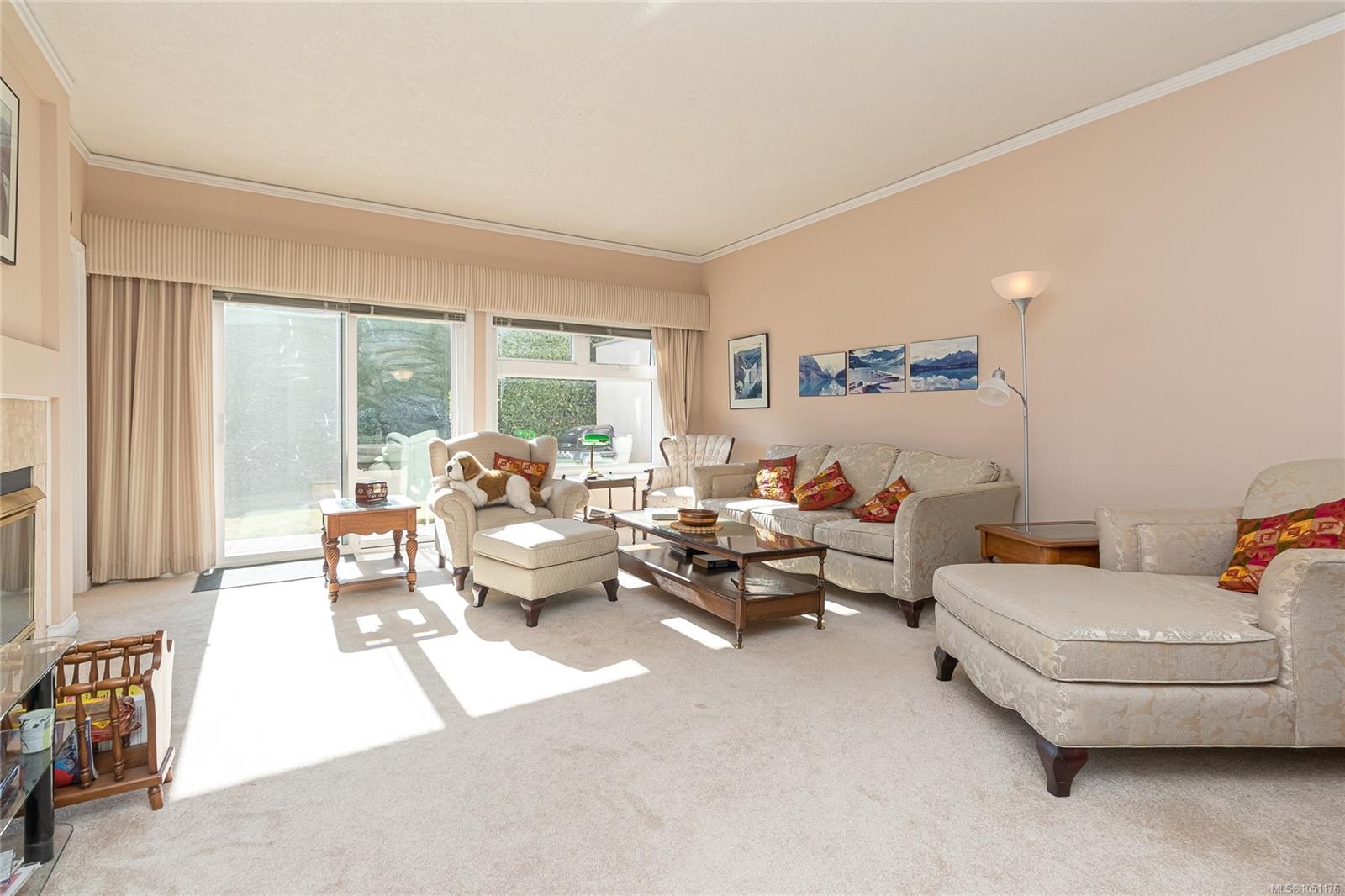 13-4318 Emily Carr Dr — listing photo 7 of 29