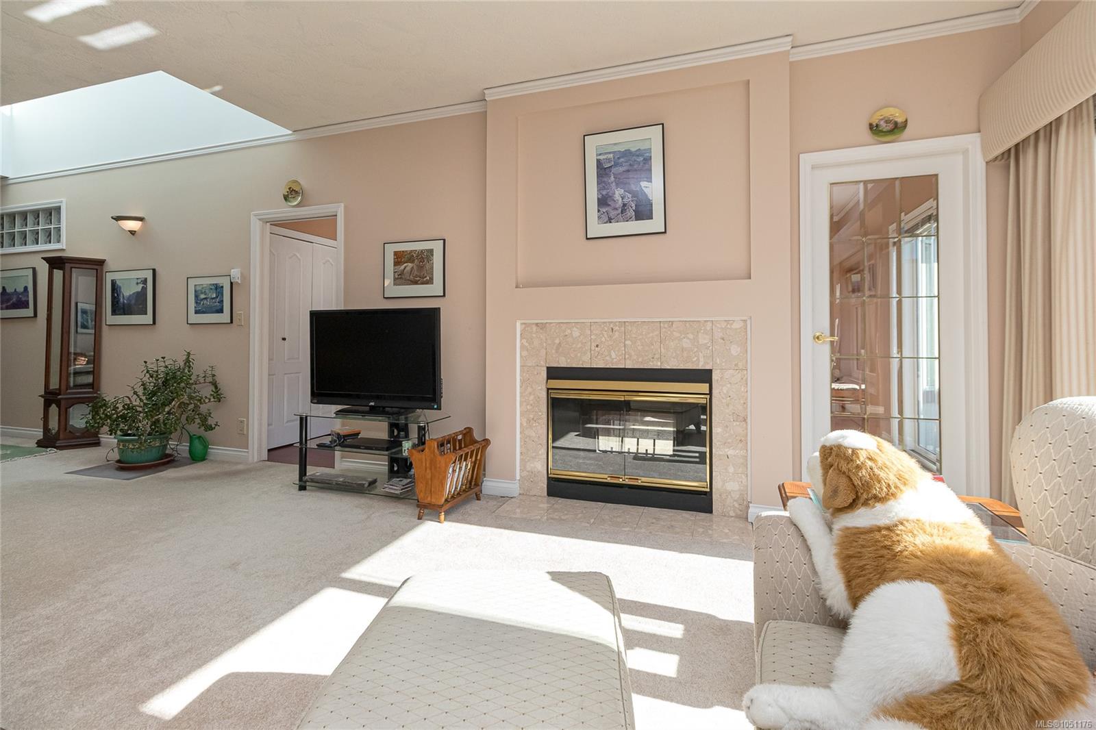 13-4318 Emily Carr Dr — listing photo 10 of 29
