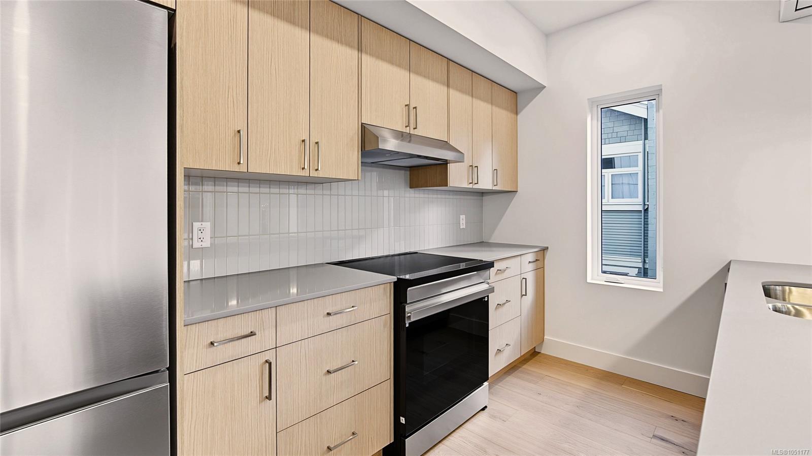 4-1721 Adanac St — listing photo 5 of 21
