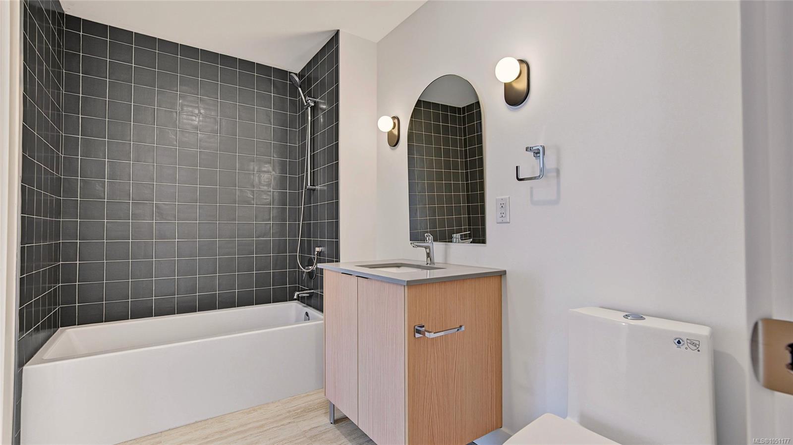 4-1721 Adanac St — listing photo 8 of 21