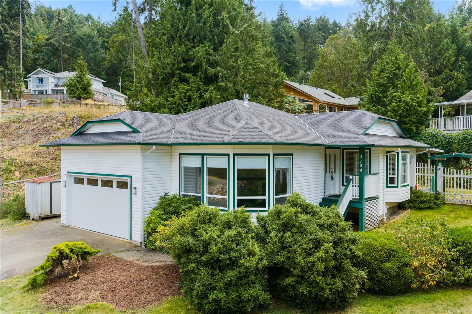 3104 Dolphin Dr photo 3