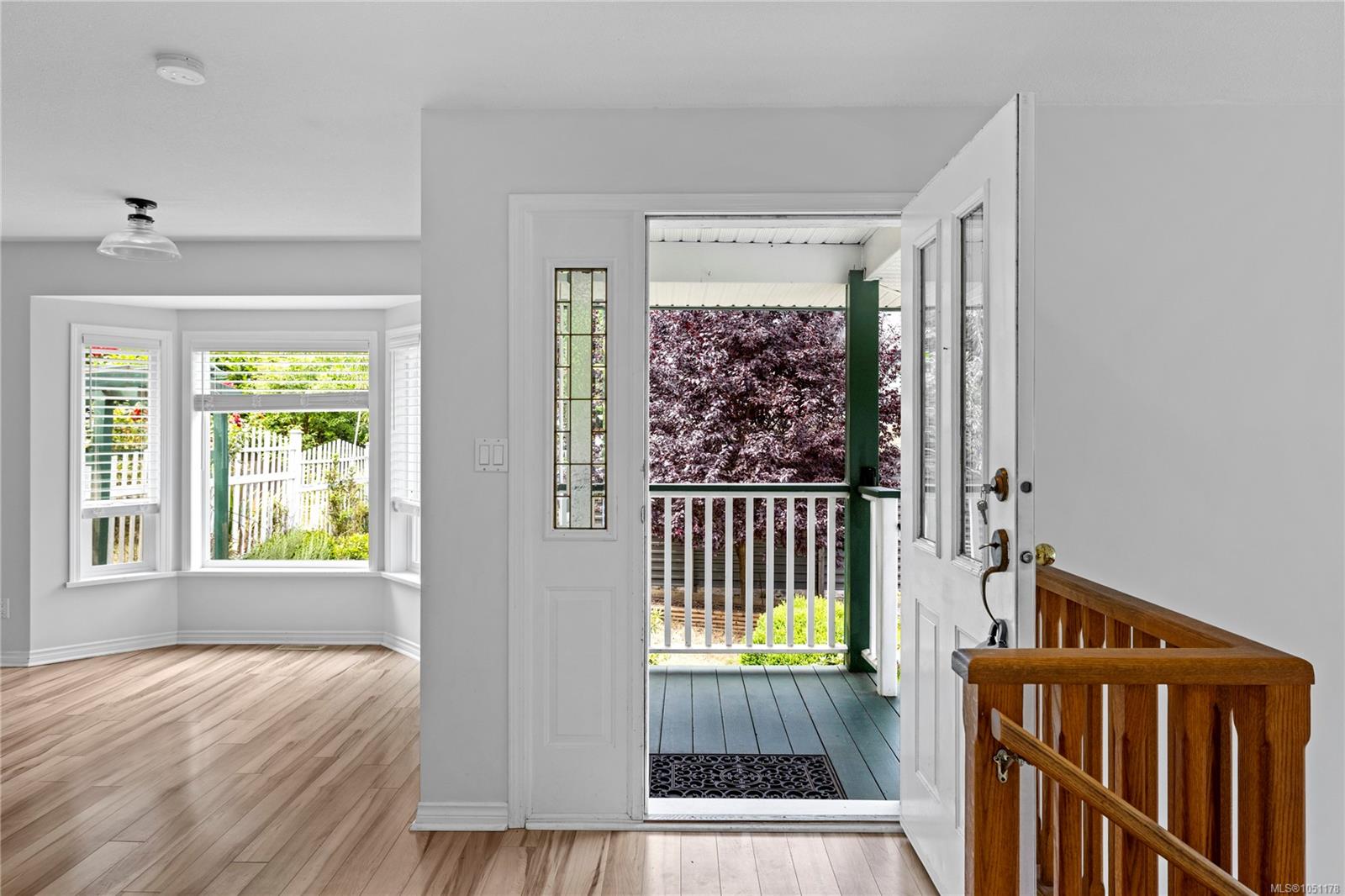 3104 Dolphin Dr photo 4