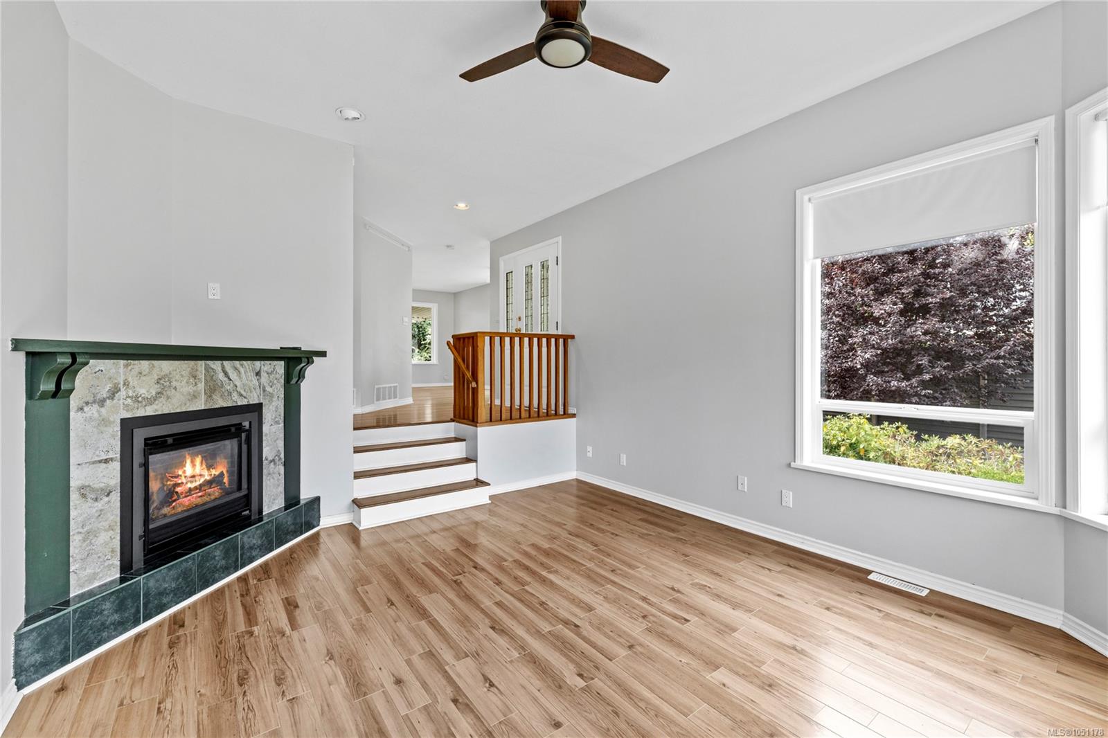 3104 Dolphin Dr — listing photo 9 of 38