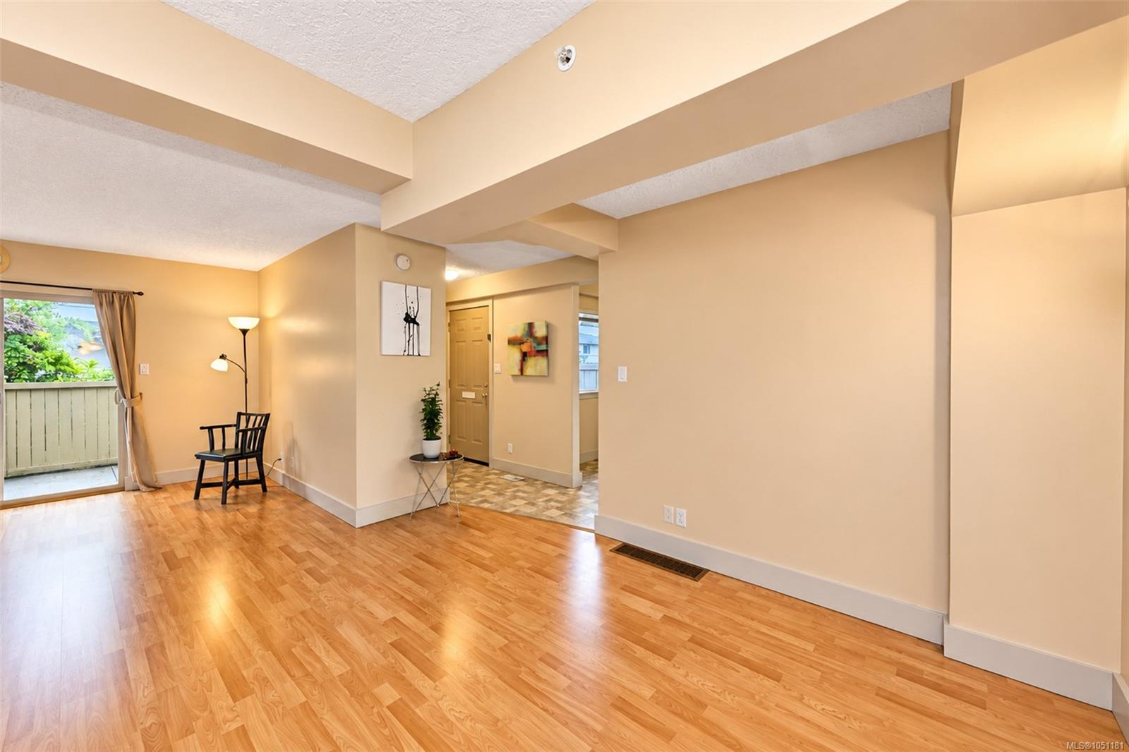 43-4061 Larchwood Dr — listing photo 9 of 35