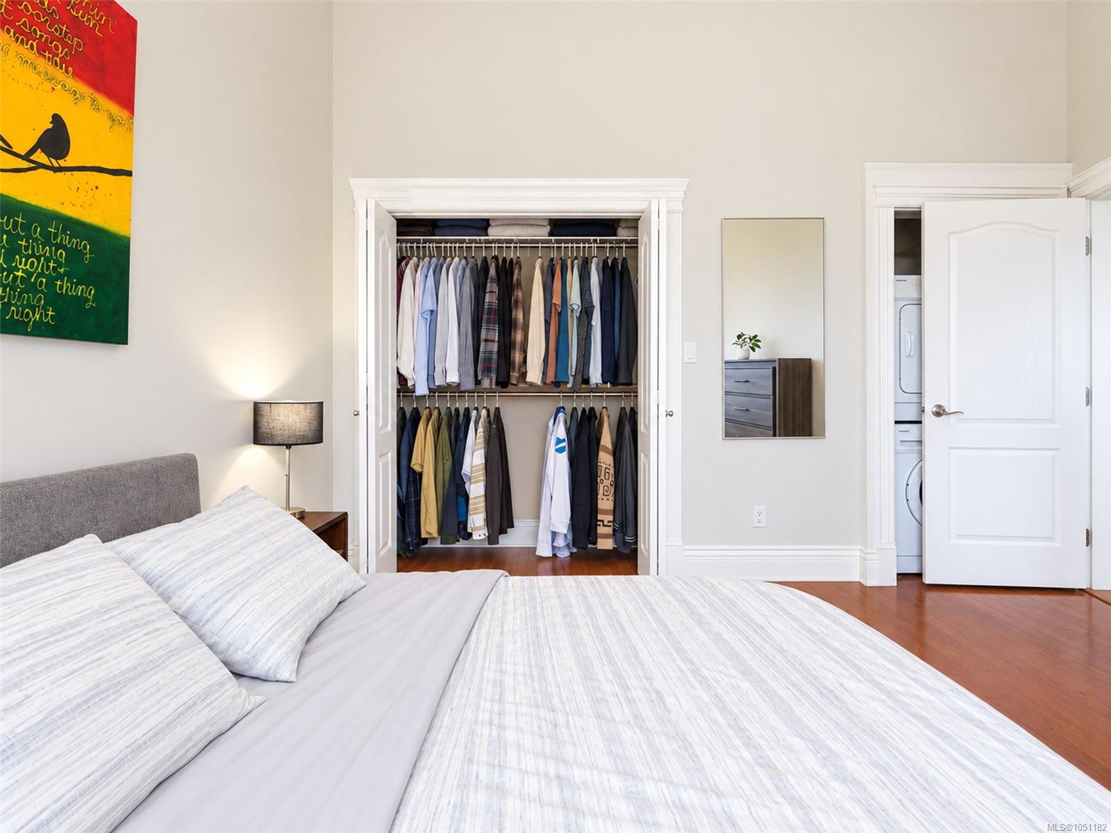 407-1602 Quadra St — listing photo 8 of 19