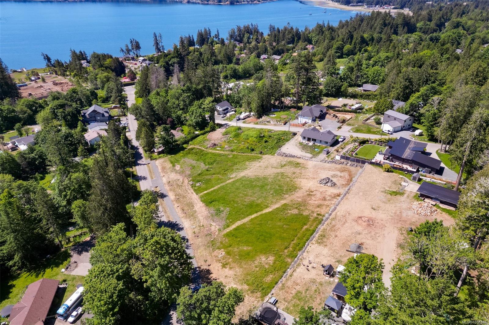 2086 Harbourview Rd — listing photo 6 of 27