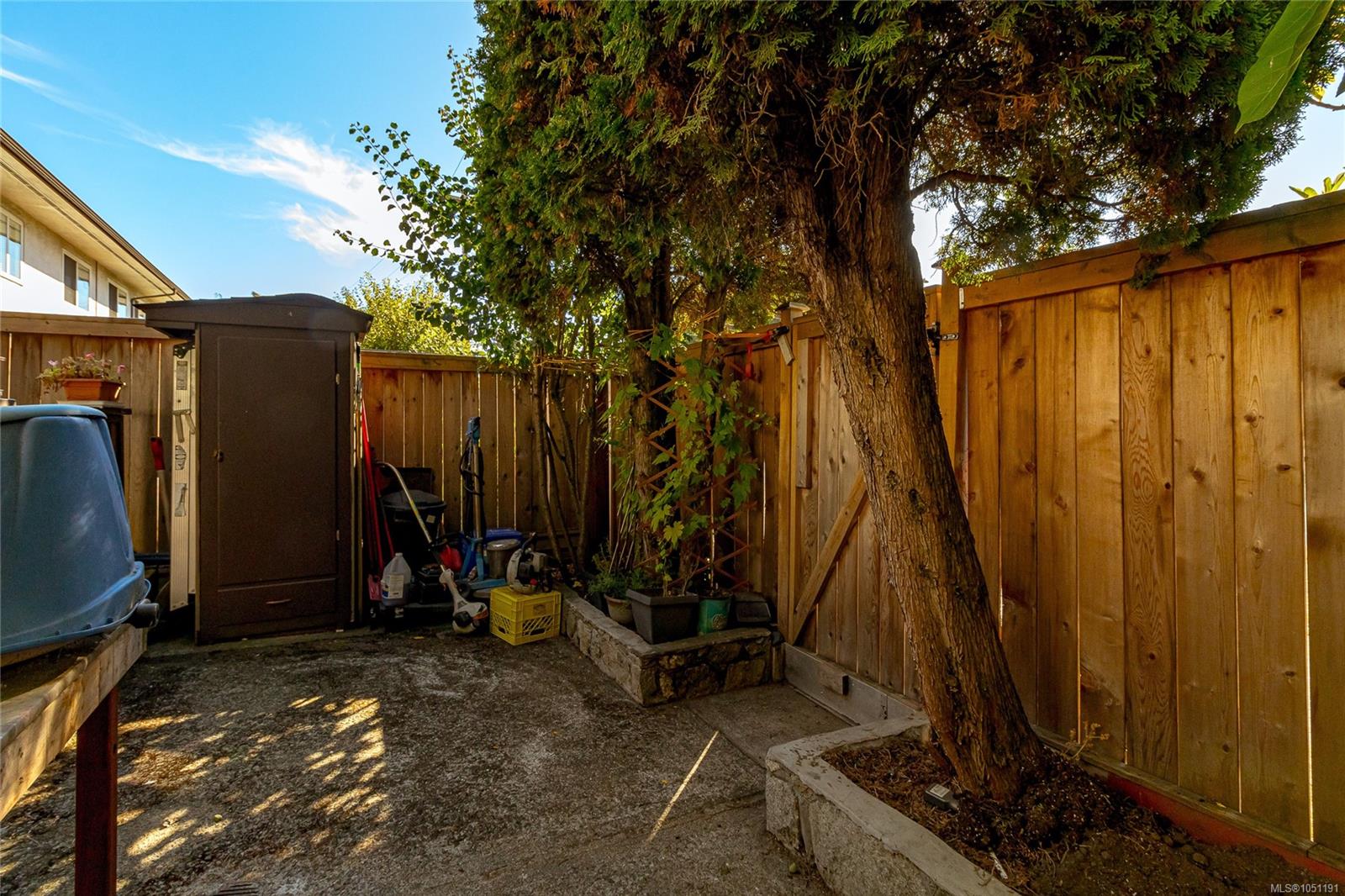 386 Burnside Rd — listing photo 13 of 52