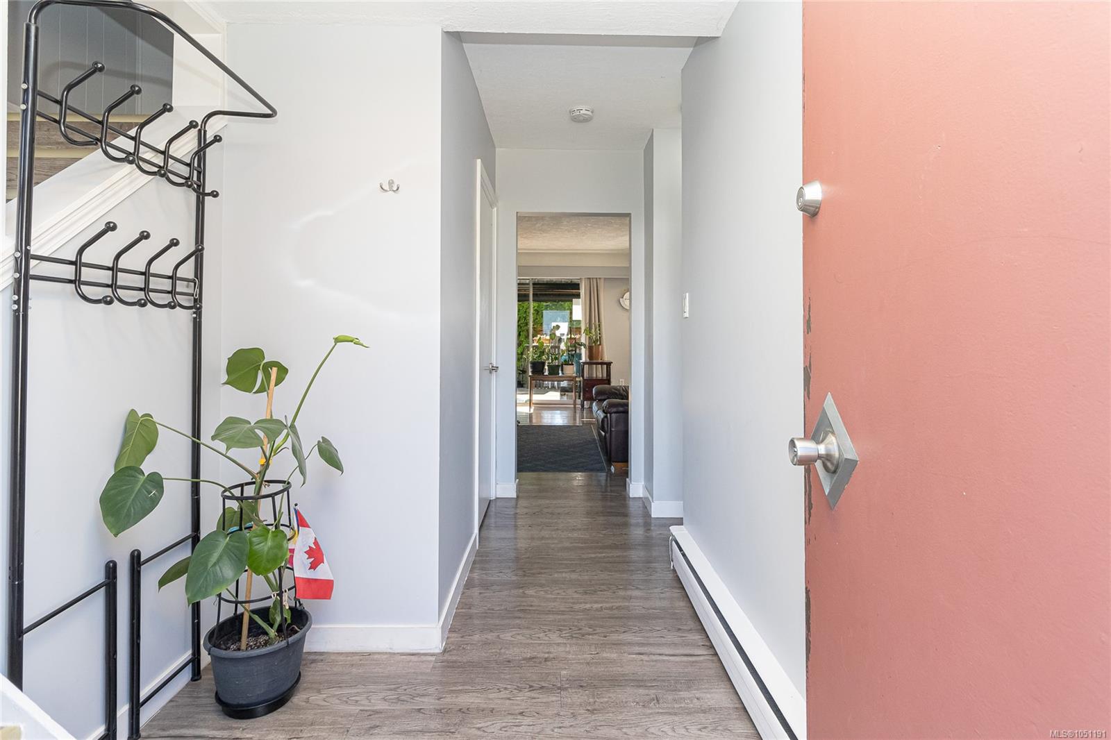 386 Burnside Rd — listing photo 8 of 52