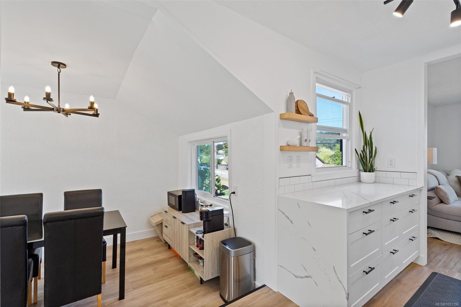 1143 Lockley Rd — listing photo 9 of 34