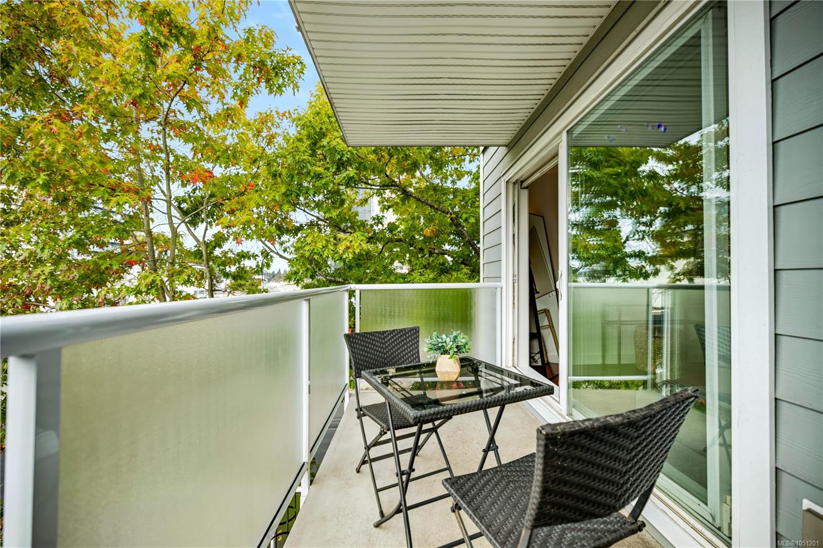 314-1315 Esquimalt Rd — listing photo 12 of 44