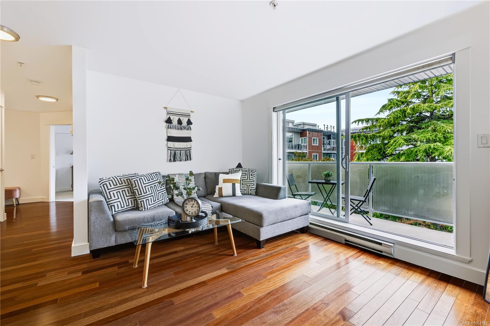 314-1315 Esquimalt Rd — listing photo 5 of 44