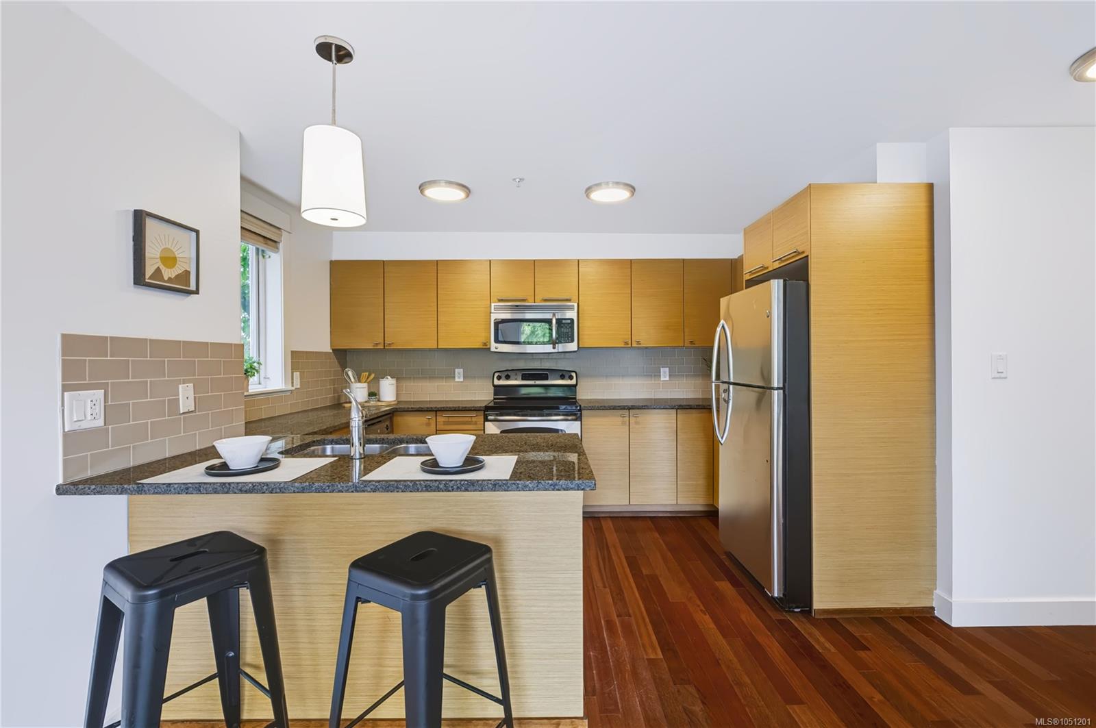 314-1315 Esquimalt Rd — listing photo 7 of 44