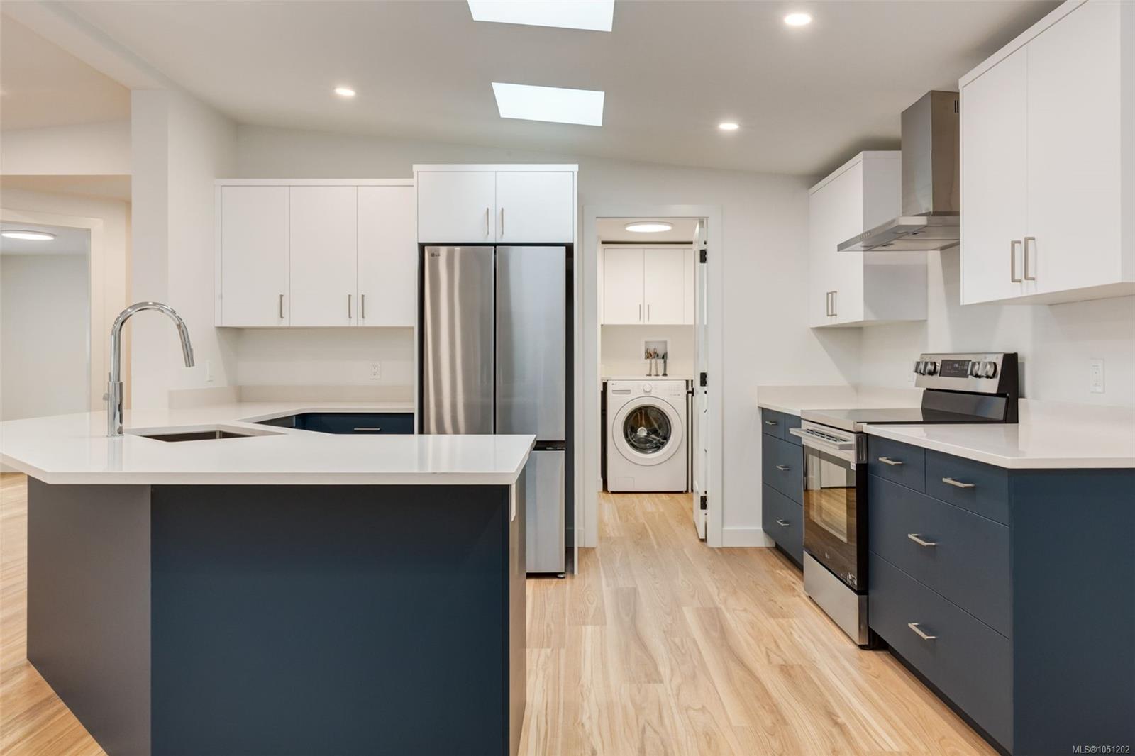 70-2785 Wallbank Rd — listing photo 3 of 41