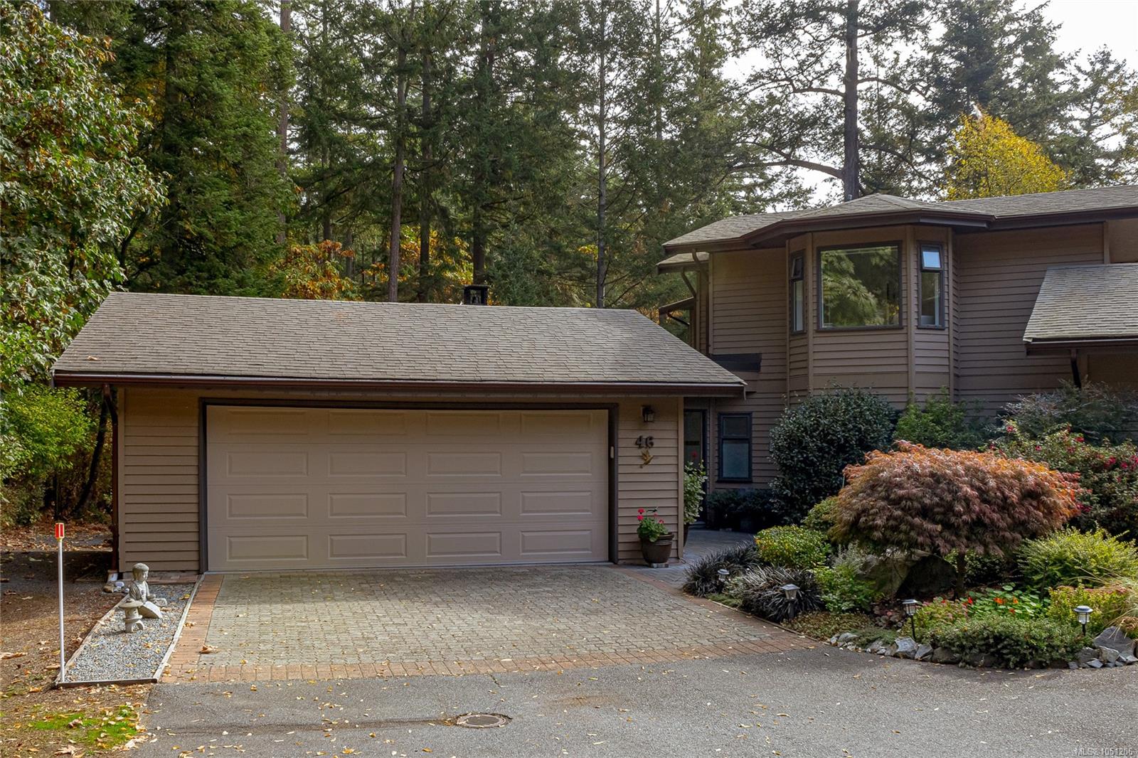 46-1255 Wain Rd — listing photo 2 of 43