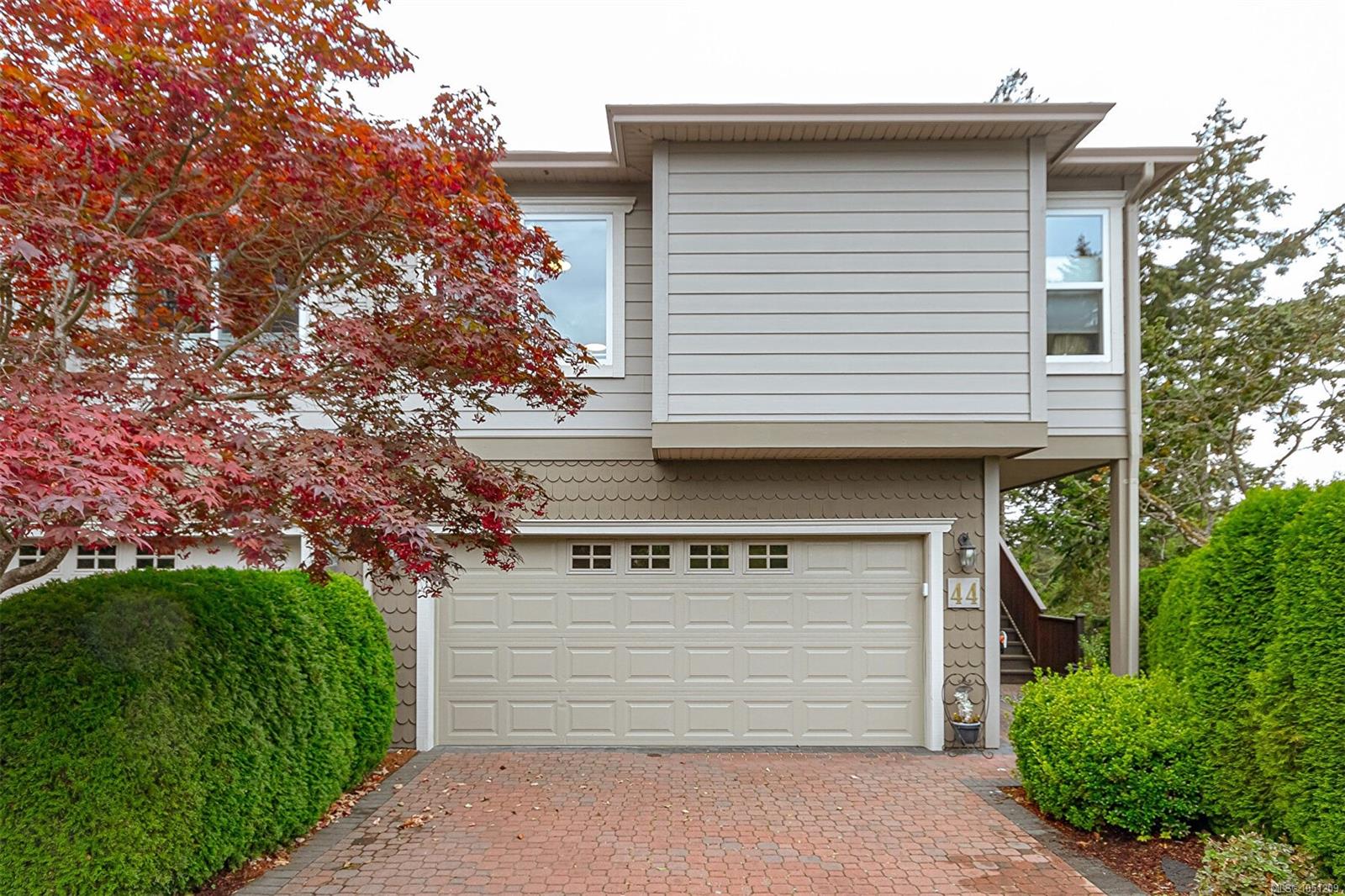 44-118 Aldersmith Pl — listing photo 3 of 36