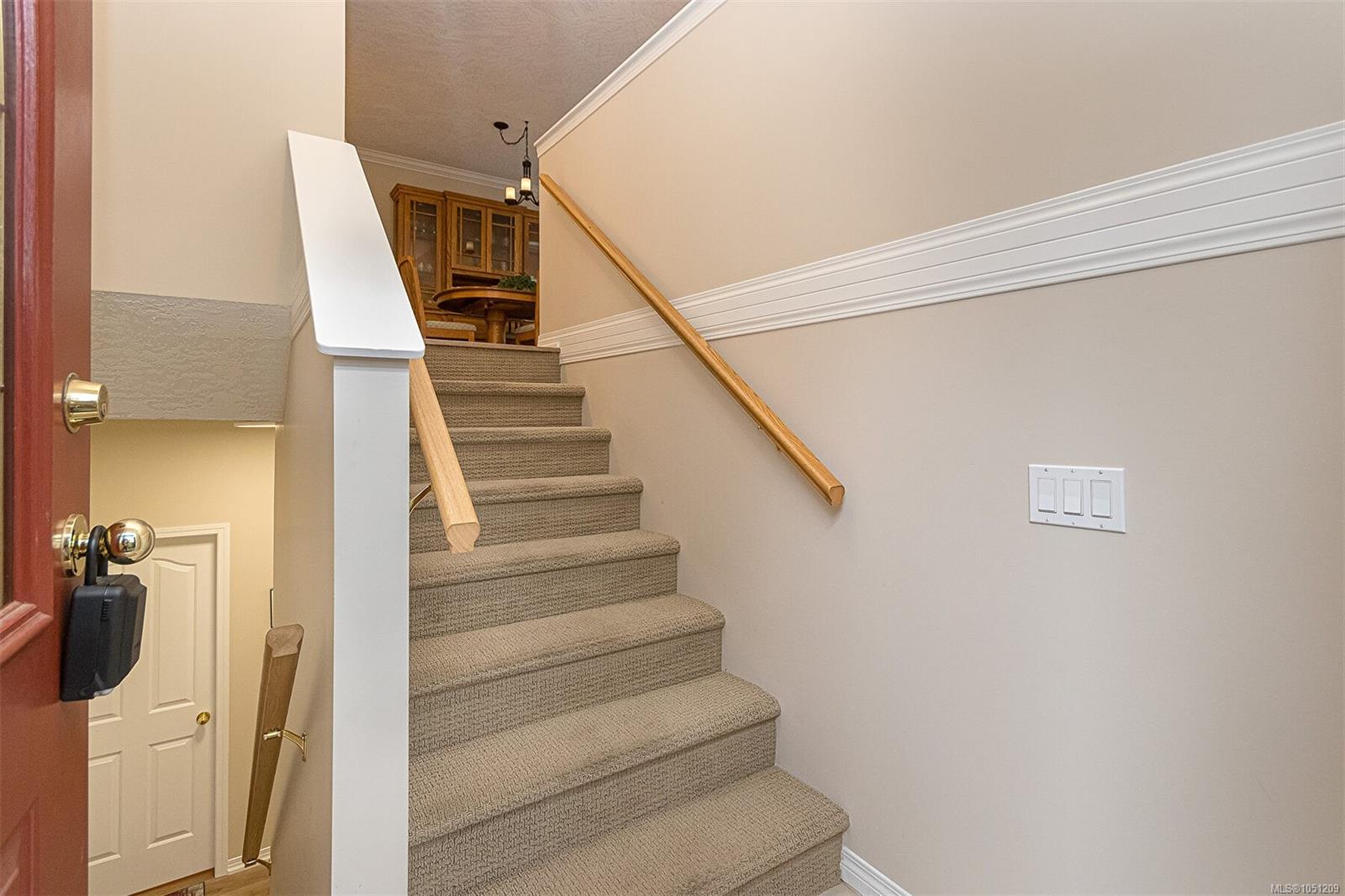 44-118 Aldersmith Pl — listing photo 7 of 36