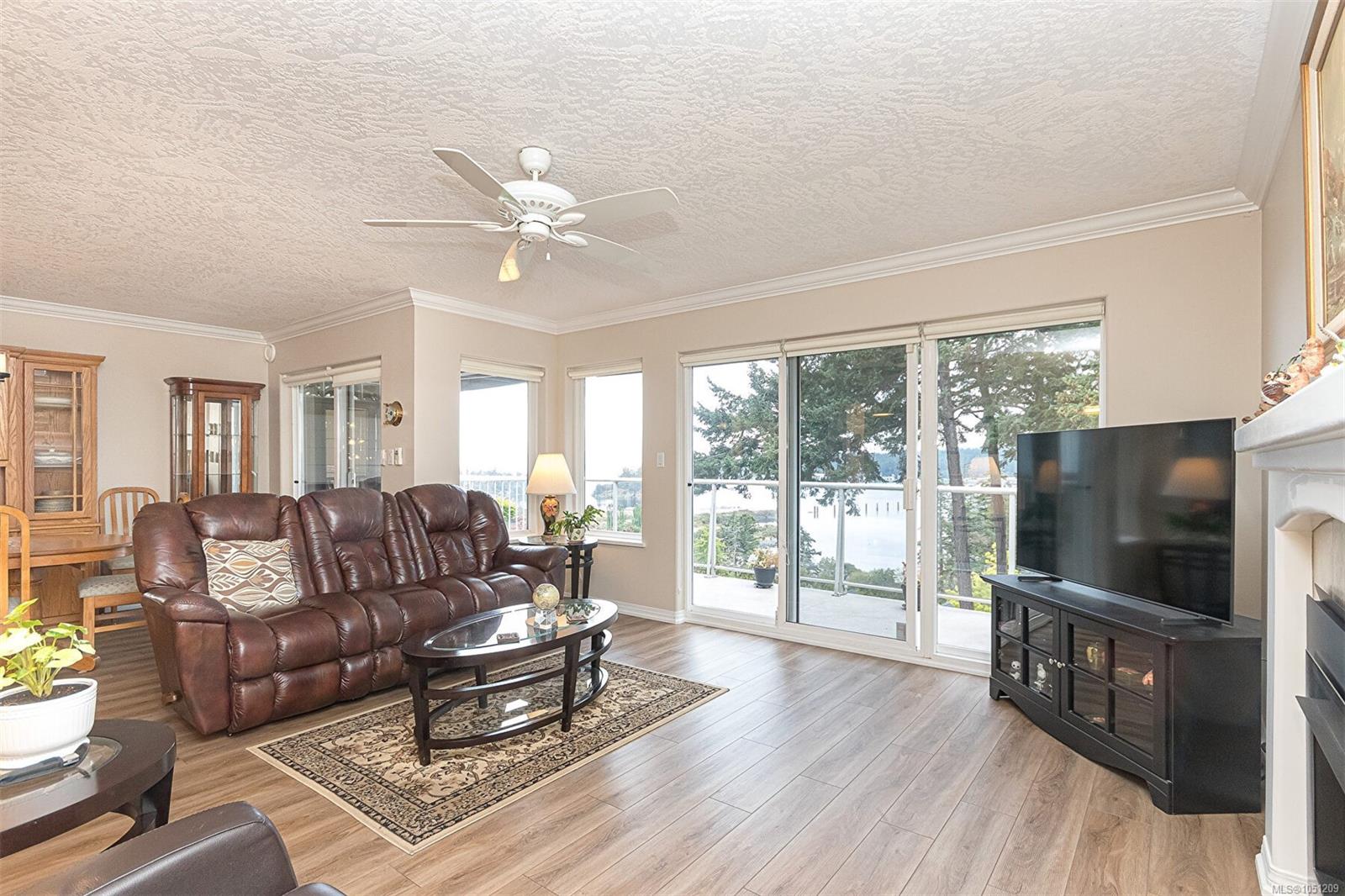 44-118 Aldersmith Pl — listing photo 9 of 36
