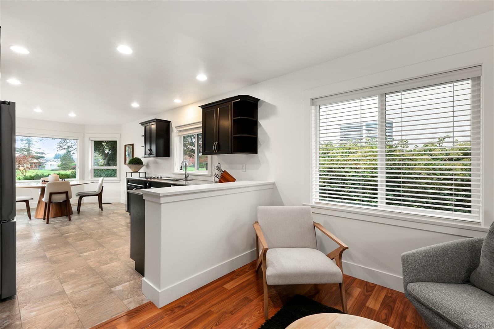 2859 ROYAL VISTA Way — listing photo 13 of 30