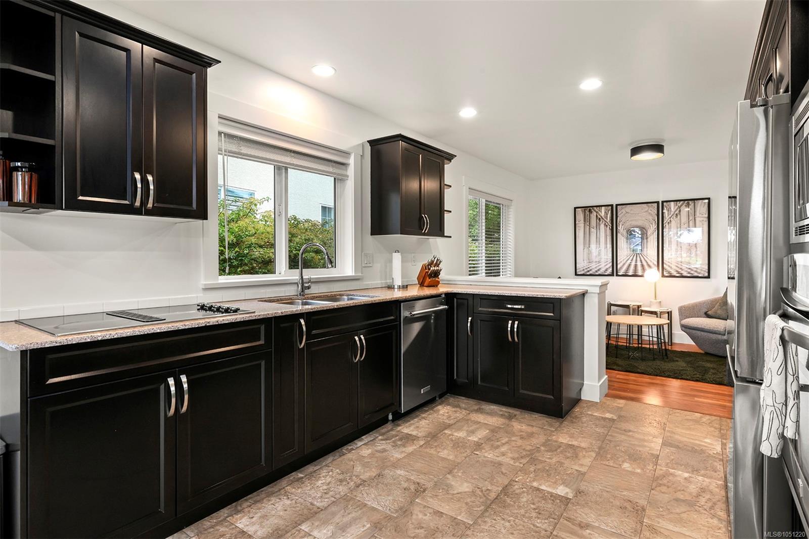 2859 ROYAL VISTA Way — listing photo 14 of 30