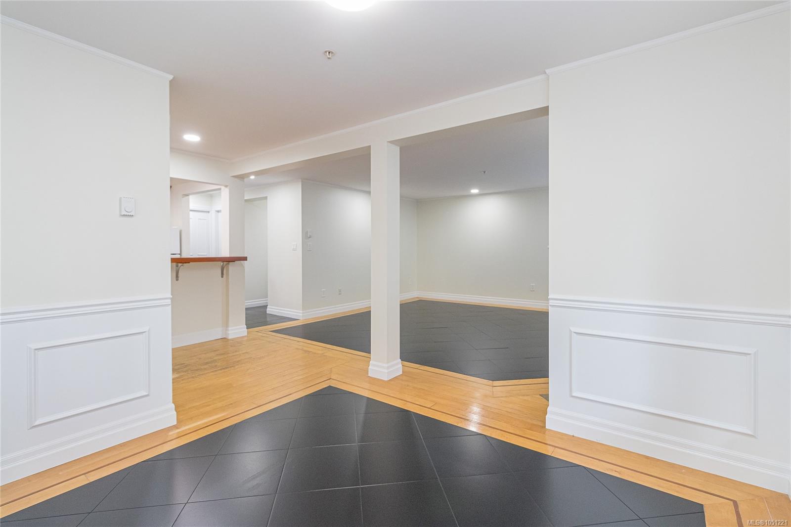 1-649 Admirals Rd — listing photo 12 of 36
