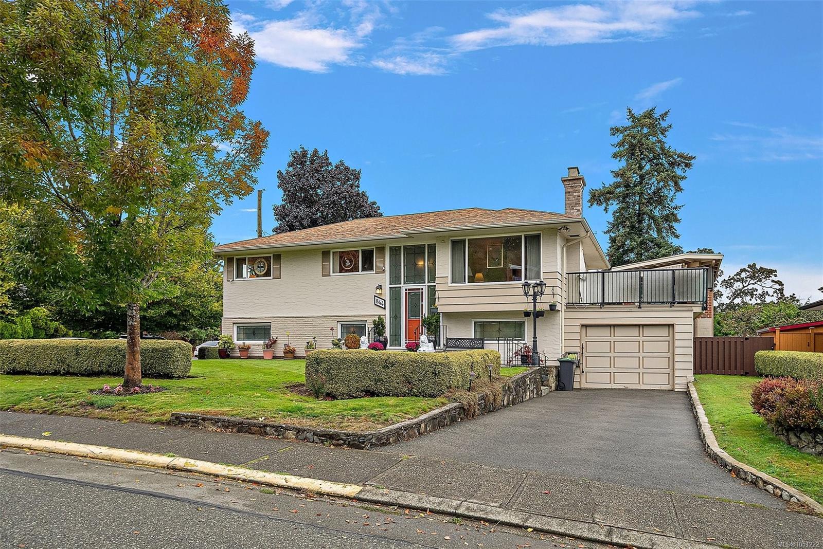 844 Rockheights Ave — listing photo 2 of 35