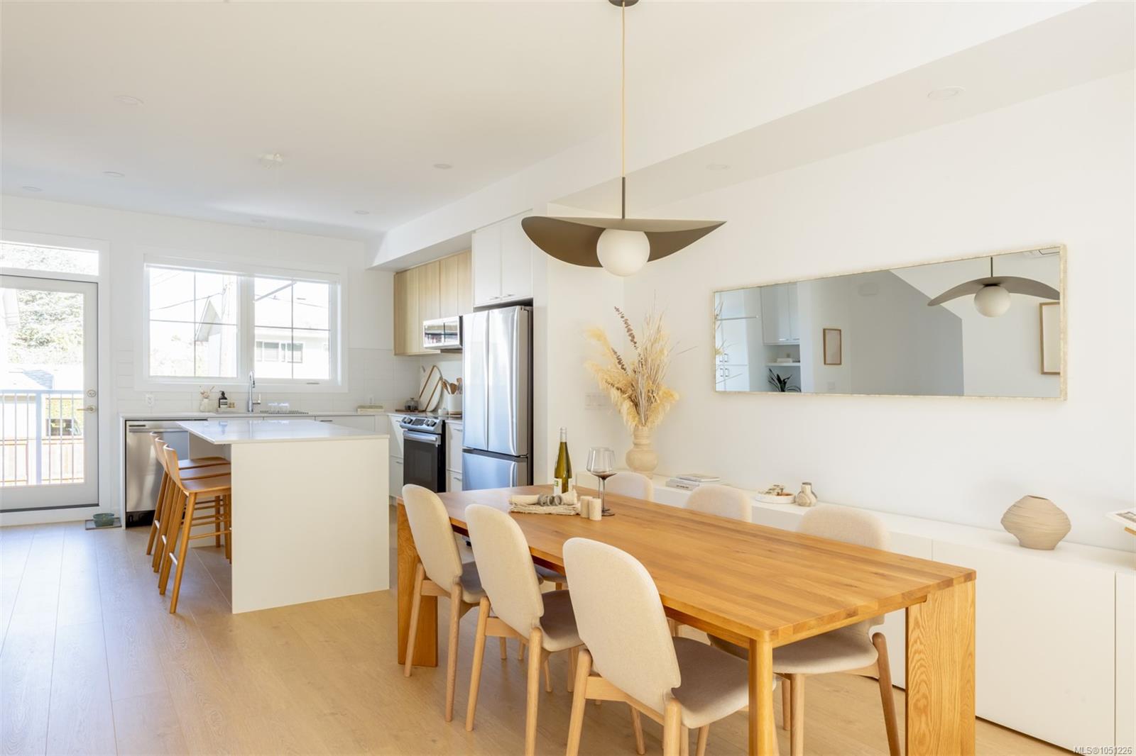 TH22-3450 Whittier Ave — listing photo 7 of 23