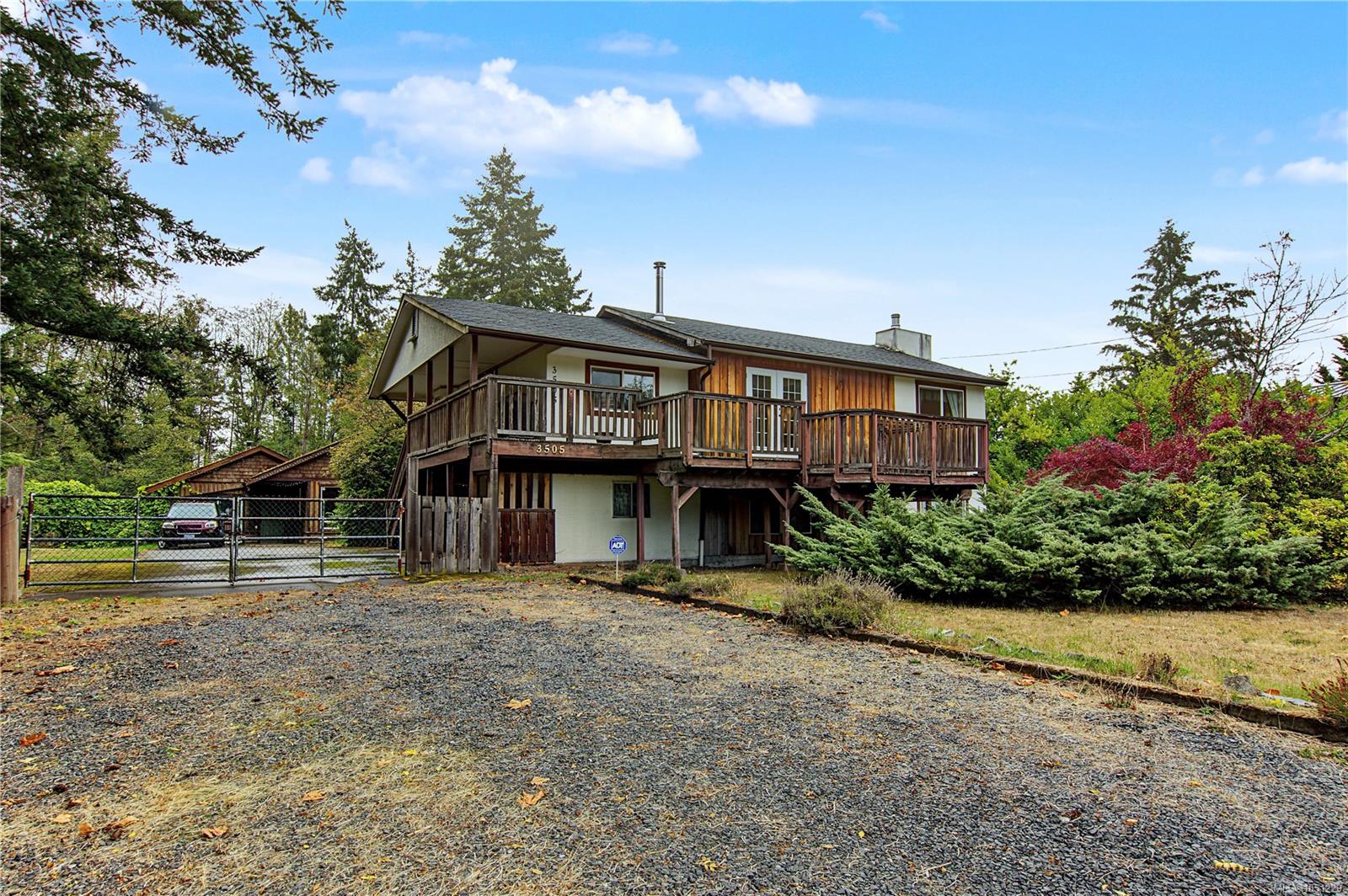 3505 Harris Cres — listing photo 3 of 58