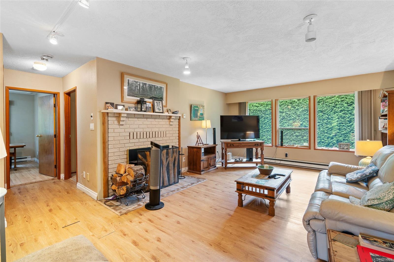 2-1215 Stelly's Cross Rd — listing photo 9 of 63
