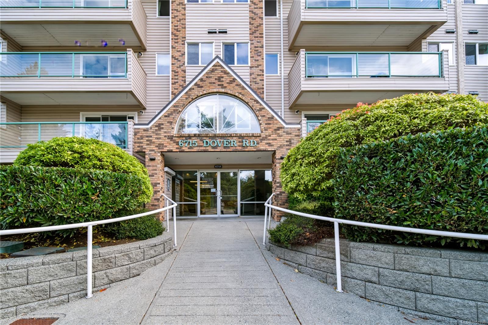 6715 Dover Rd, Nanaimo