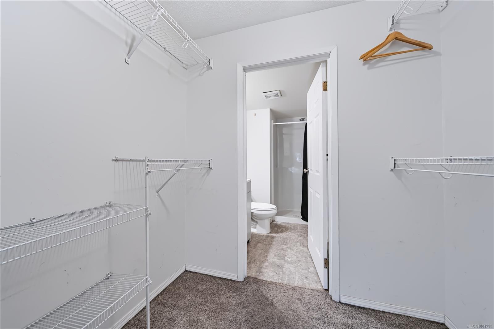 101-6715 Dover Rd — listing photo 12 of 32