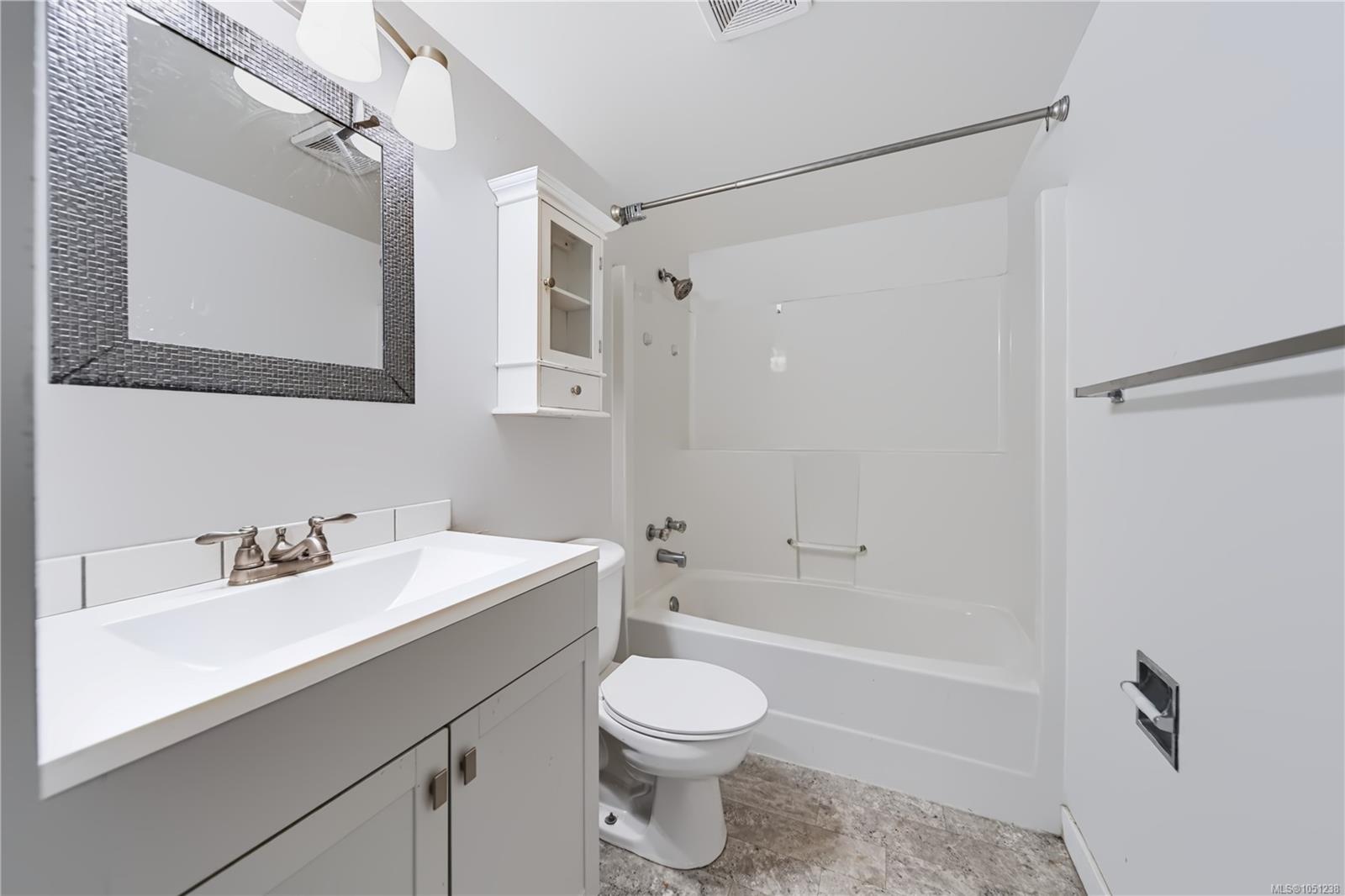 101-6715 Dover Rd — listing photo 4 of 32