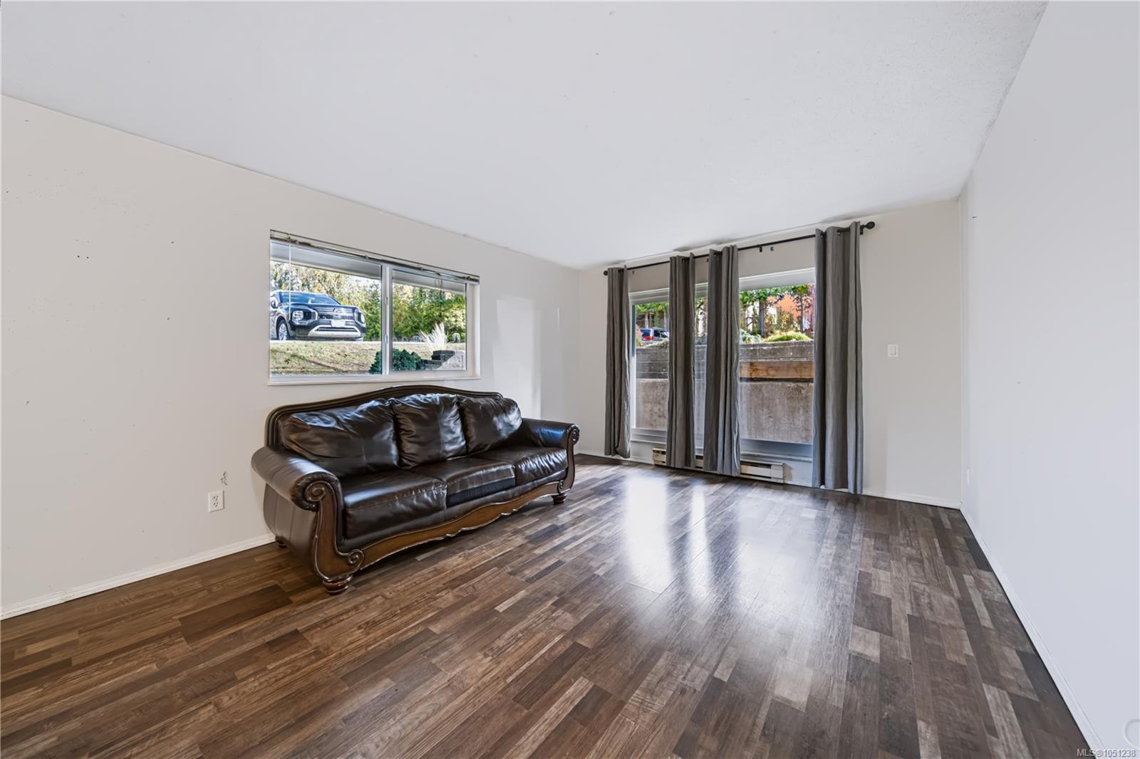 101-6715 Dover Rd — listing photo 9 of 32