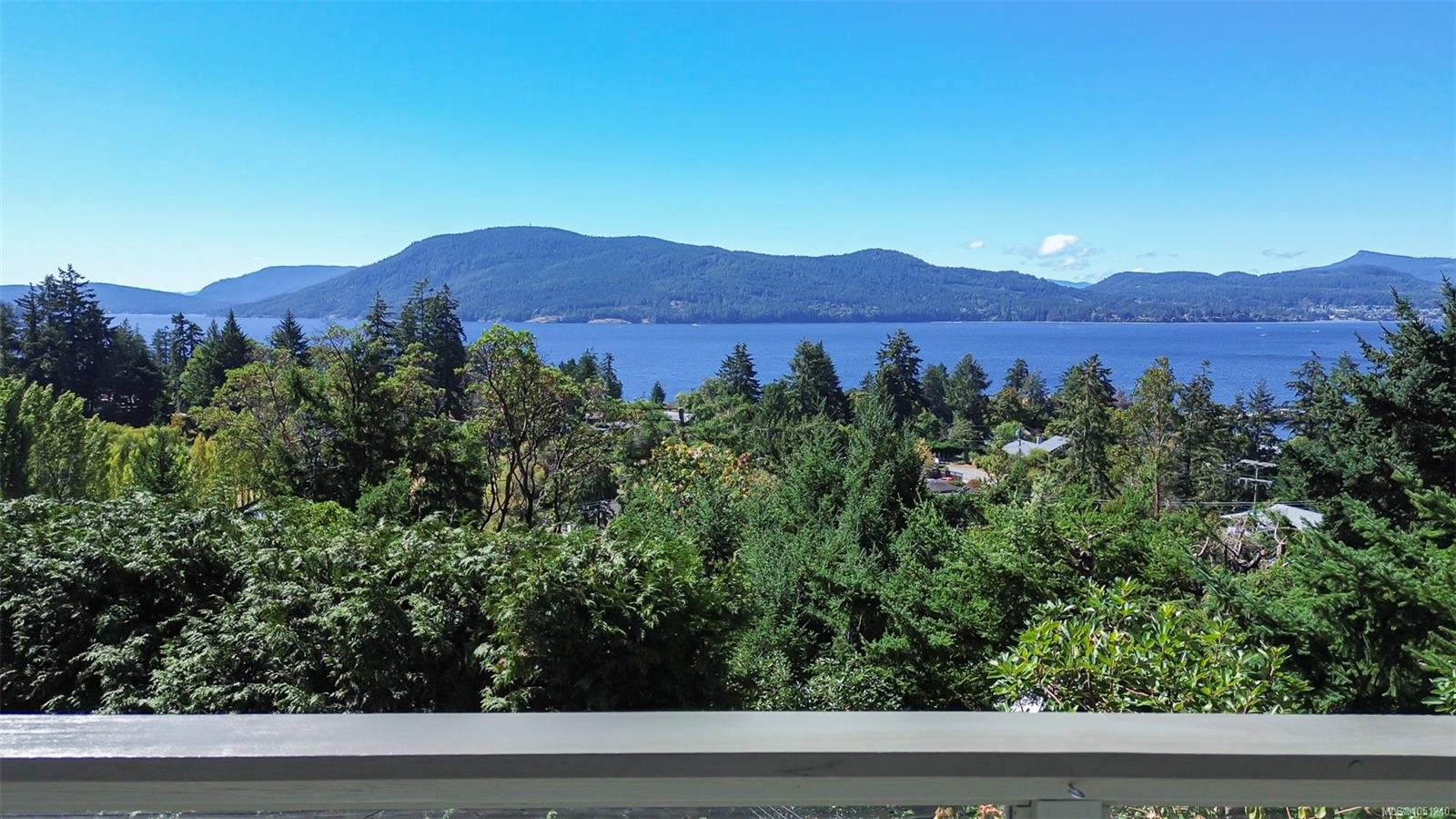 129 Sunset Dr — listing photo 3 of 31