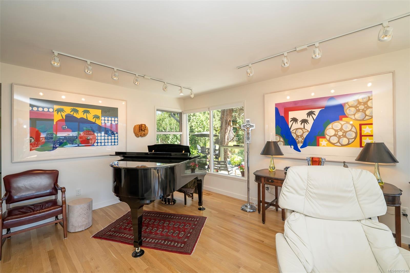 129 Sunset Dr — listing photo 8 of 31